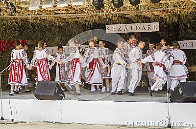 Romanian traditional dances Editorial Stock Photo