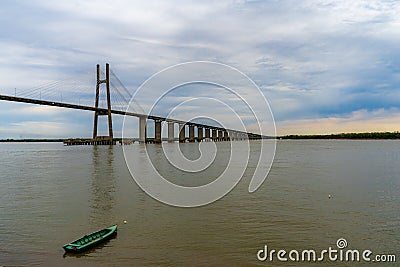 Rosario- Victoria Bridge and little Boat Stock Photo