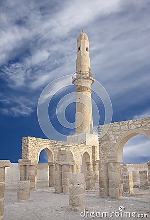 Ruins showing archway in walls of Khamis mosque Stock Photo