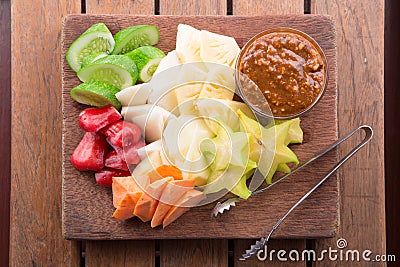 Rujak: Indonesian Fruit Salad (starfruit, water apple, cucumber, mango, pineapple, raw sweet potato, bengkoang / jicama) with swee Stock Photo