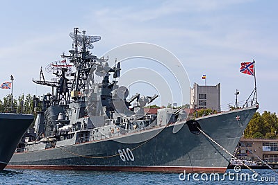 Russian frigate Sharp-witted in Sevastopol Stock Photo