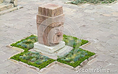 Sacred idol statue from Tiwanaku Stock Photo