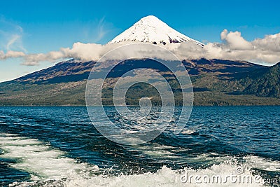 Sailing Lake Todos los Santos, from Petrohue port - Chile - Andean Crossing Stock Photo