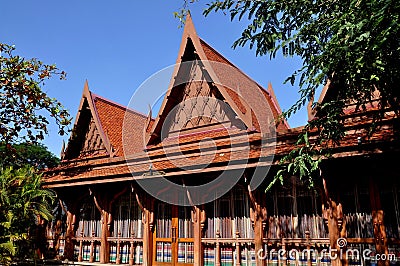 Sampan, Thailand: Wooden Dining Restaurant Editorial Stock Photo