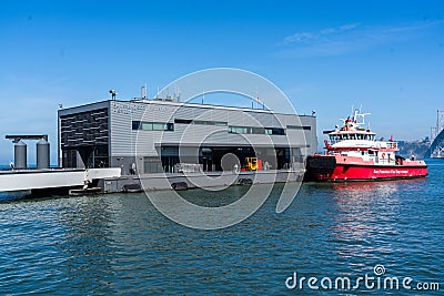 Fire Department Station 35, located at Pier 22 below the Bay Bridge Stock Photo