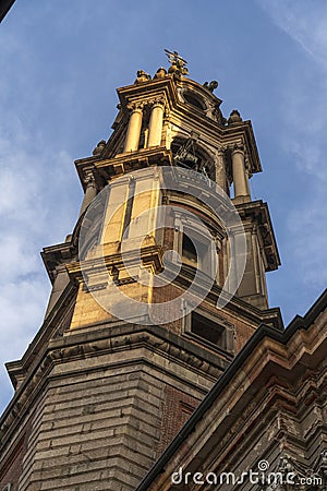 SAN GAUDENZIO BASILICA DOME AND HISTORICAL BUILDINGS IN NOVARA IN ITALY. San Gaudenzio church in Novara city, Piedmont, Italy Stock Photo