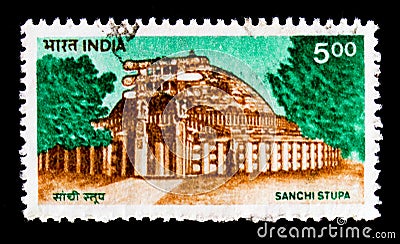 MOSCOW, RUSSIA - OCTOBER 3, 2017: A stamp printed in India shows Sanchi Stupa building, Definitives - Buildings serie, circa 1994 Editorial Stock Photo