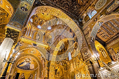 Saracen arches and Byzantine mosaics within Palatine Chapel of the Royal Palace in Palermo Stock Photo