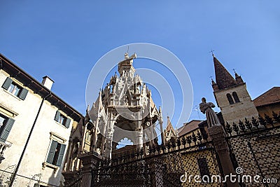 Scaliger Tombs, Gothic funerary monuments of the Scaliger family, who ruled in Verona in the middle ages. Scaligeri arch in Verona Stock Photo