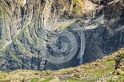 Scenic view of famous Cirque de Gavarnie with Gavarnie Fall in P Stock Photo