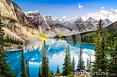 Scenic view of Moraine lake and mountain range, Alberta, Canada Stock Photo