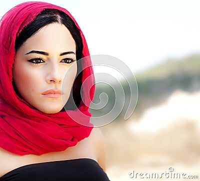 Schönes Arabisch Gewölbte <b>Blaue Tür</b> - Sidi Bou Said, Tunesien Stockfoto ... - schne-arabische-frau-26905502