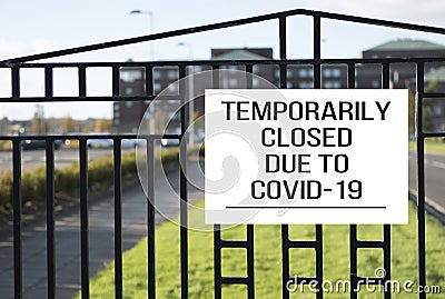 School closed sign due to Coronavirus Covid-19 Stock Photo