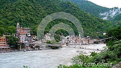 Schoonheid van Lakshman Jhula in Rishikesh Schoonheid van Lakshman Jhula in Rishikesh