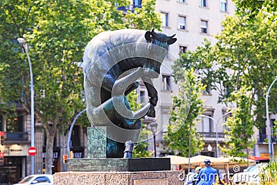 The sculpture Bull-thinker, Barcelona Editorial Stock Photo