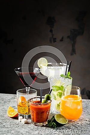 Selection of classic cocktails - cosmopolitan, mojito, bloody mary, old fashioned, margarita, aperol Stock Photo