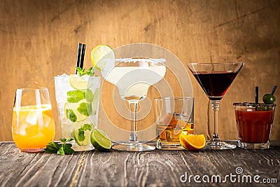 Selection of classic cocktails - cosmopolitan, mojito, bloody mary, old fashioned, margarita, aperol Stock Photo