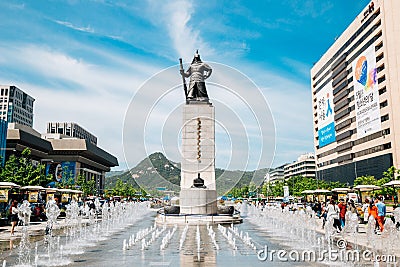 Admiral Yi Sun-Shin statue at Gwanghwamun square in Seoul, Korea Editorial Stock Photo
