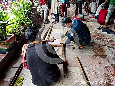 Metal welders are doing welding work at chandni chowk, delhi, india Editorial Stock Photo