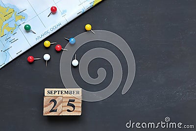 September 25th. Hello September, Cube wooden calendar showing date on 25 September. Stock Photo