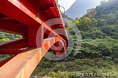 Shakadang bridge over the Liwu River at the entrance of the Shakadang Trail, one of many stunning hiking trails in the Taroko Stock Photo