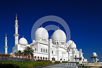 Sheikh Zayed Grand Mosque, Abu Dhabi is the largest in the UAE Stock Photo