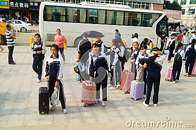 Shenzhen, China: high school students return to school after the completion of the outdoor Labor Technology Editorial Stock Photo