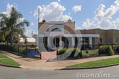 SHEPPARTON, AUSTRALIA - April 4, 2023:1960s era Moslem mosque in a suburban street Editorial Stock Photo