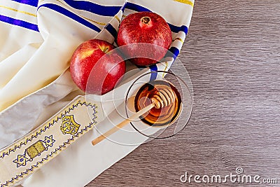 shofar horn , white prayer talit and pomegranate isolated on . rosh hashanah jewish holiday concept . traditional symbol. Stock Photo