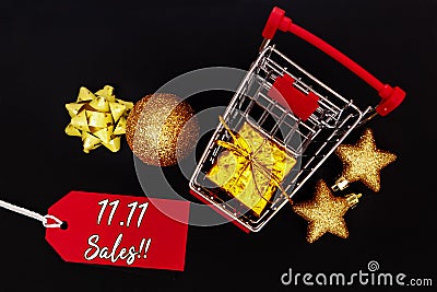 Shopping cart and gift box, year-end sale, 11.11 singles day sale concept Stock Photo