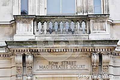 Sign above doorway of Bow Street Magistrates court Stock Photo