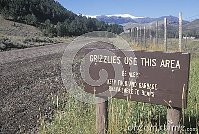 A sign that reads ï¿½Grizzlies use this areaï¿½ Stock Photo