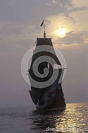 Silhouette of a replica of Mayflower II, Plymouth, Massachusetts Stock Photo