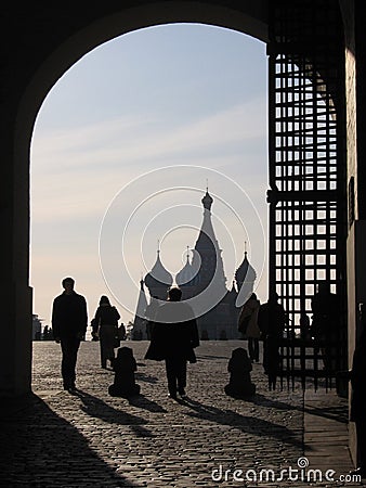 Silhouettes of people on the background of the gate entrance to the red square Moscow historical landmark symbol Stock Photo