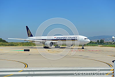 Singapore Airlines Boeing B777 at Barcelona Airport, Spain Editorial Stock Photo