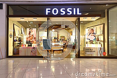 Singapore: Fossil retail boutique outlet Editorial Stock Photo