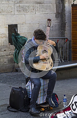 Singers and musicians at the Fringe Festival, Edinburgh, Scotland. Editorial Stock Photo