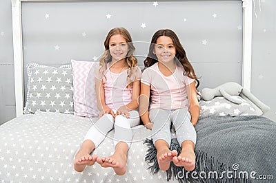 Sisters older or younger major factor in siblings having more positive emotions. Benefits having sister. Girls sisters Stock Photo