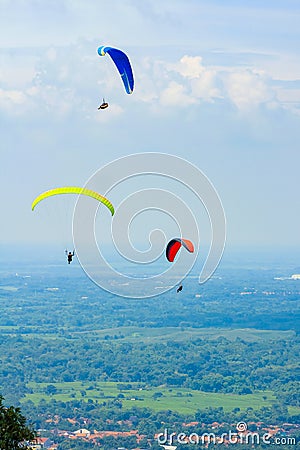 Sky diving parachute paragliding paralayang Stock Photo