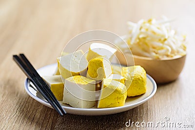 Sliced tofu and fresh mung bean sprout in a bowl Stock Photo