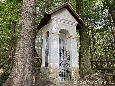 Small forest chapel over the Vintgar Gorge or Bled Gorge - Bled, Slovenia Triglav National Park - Kleine Waldkapelle Stock Photo