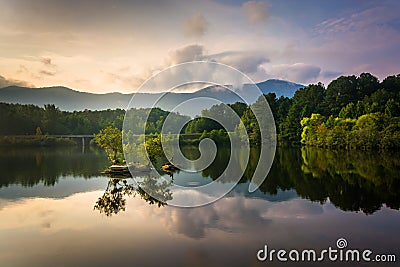 Small rocky island and view of Table Rock at Lake Oolenoy, Table Stock Photo