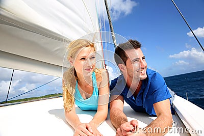 https://thumbs.dreamstime.com/x/smiling-couple-relaxing-yacht-28292266.jpg