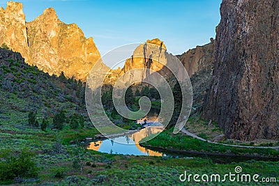 Smith rocks State Park and the crooked River in Oregon at sunrise Stock Photo