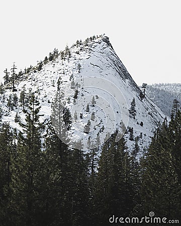 Snowy Mountaintop near Lake Tahoe - Hogsback Climbing Area at Lovers Leap Stock Photo