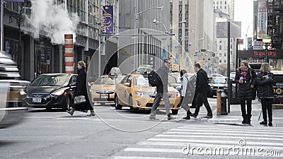 People in the big city o New York Editorial Stock Photo