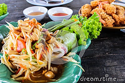 Somtum green papaya salad with seafood, samui thailand Stock Photo