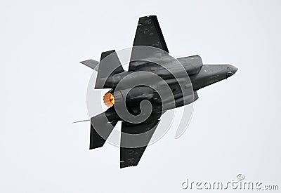 Spectacular high G-turn by a F-35 Lighting II Stock Photo