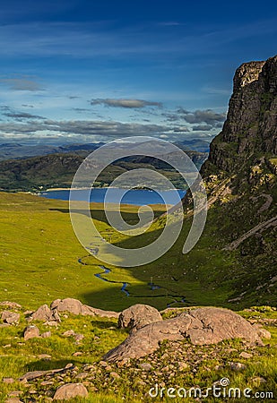 Spectacular Valley At Applecross Pass With River Allt a`Chumhaing In Scotland Stock Photo