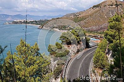 Sperlonga - Scorcio della Baia delle Sirene dal sentiero sulla Via Flacca Stock Photo